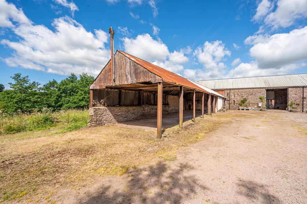 TRAD BARN 1.jpeg