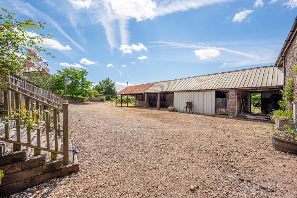 TRAD BARN 2.jpeg